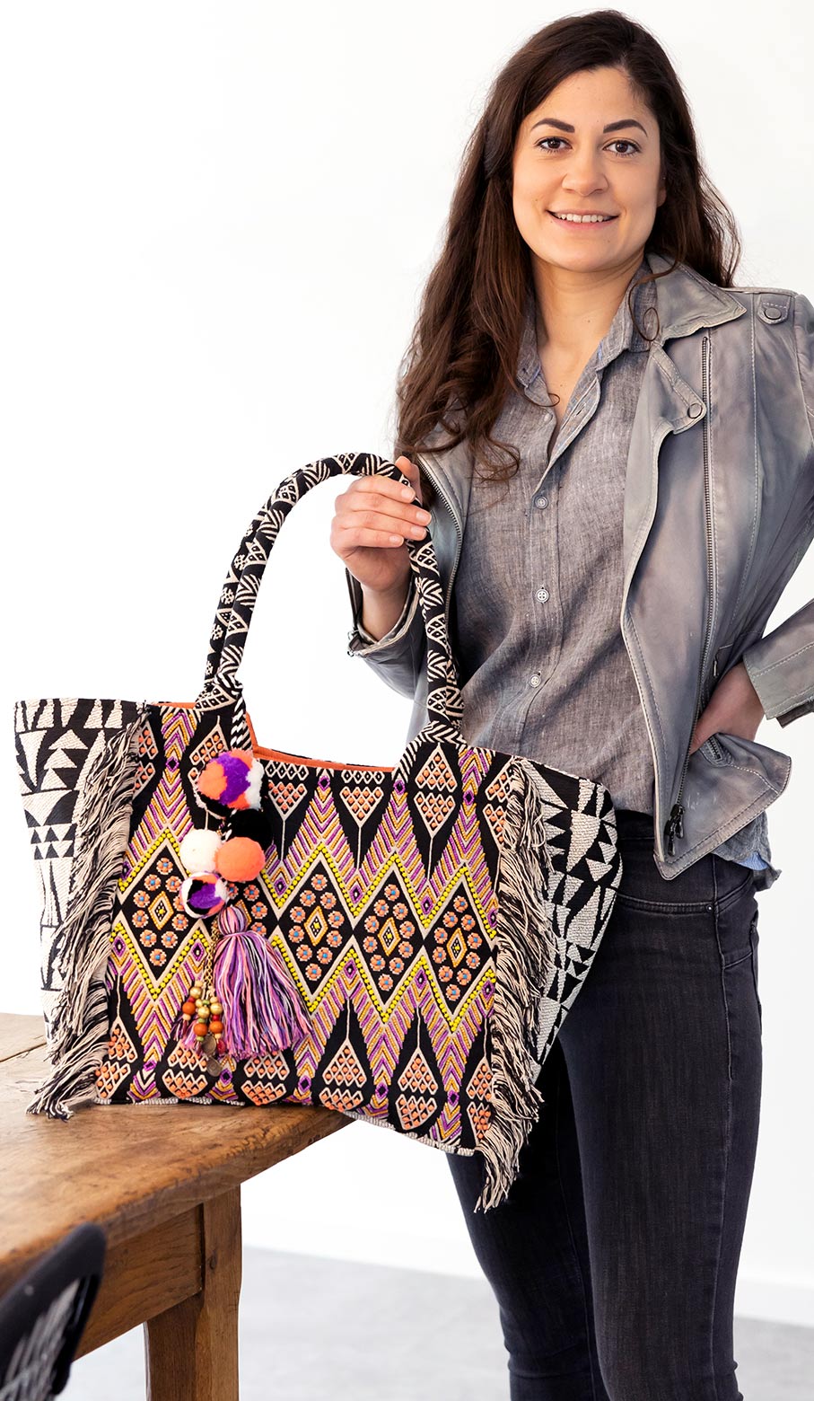 Neela Tasche
